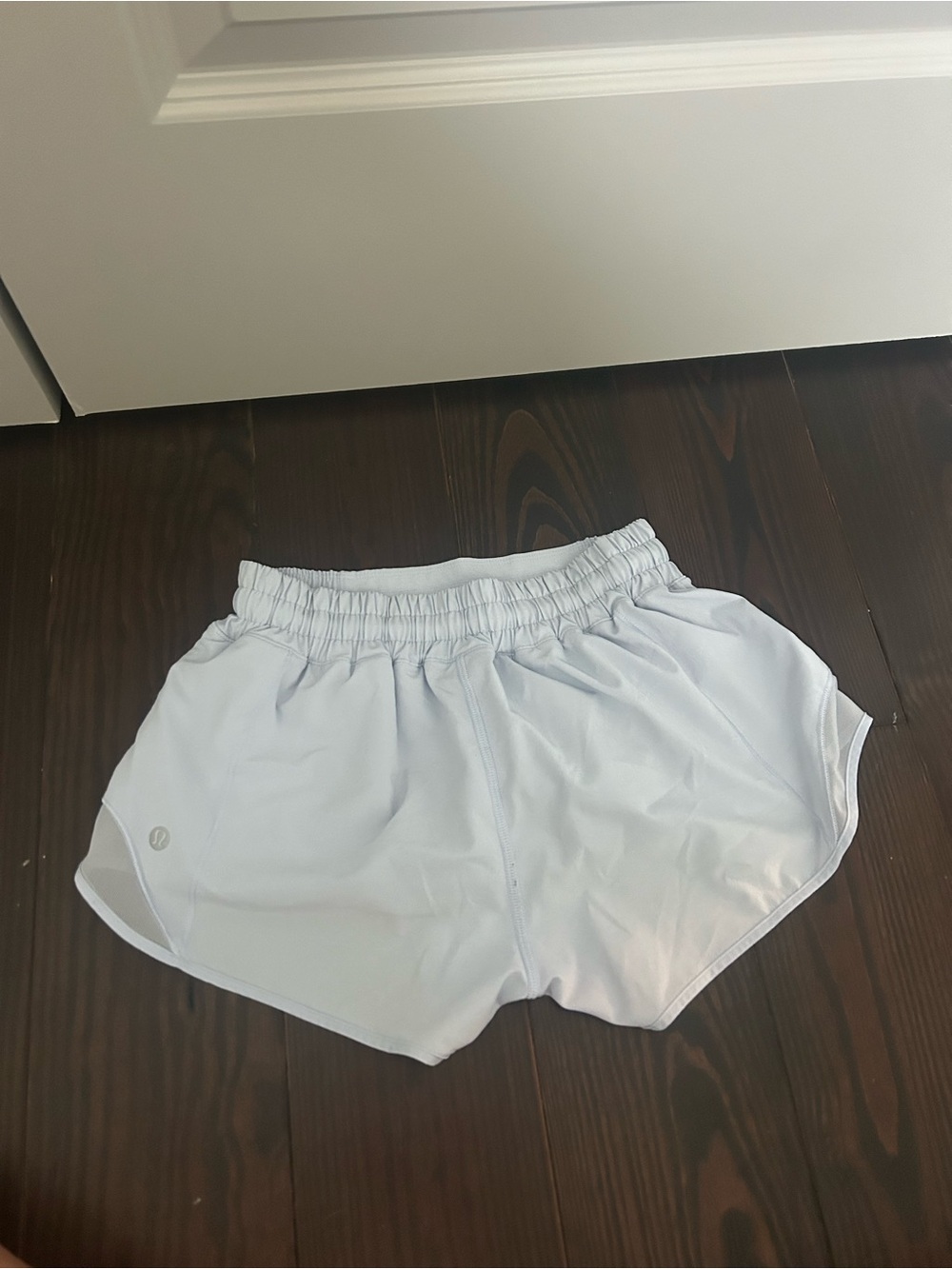 Lululemon Hotty Hot Shorts 2.5 - Picture 2 of 3